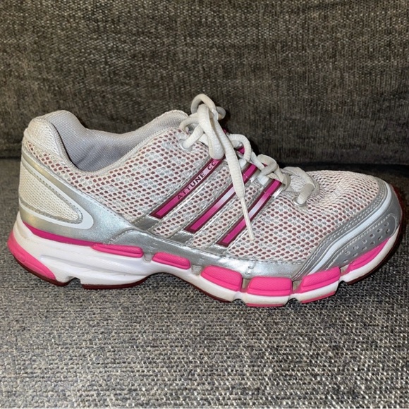 Women’s Adidas Attune Size 6.5 - Picture 2 of 15
